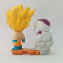 Load image into Gallery viewer, Dragon Ball Z - Freezer - Final Form - Son Goku SSJ - Petit Imagination 1 (Bandai)
