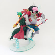 Cargar imagen en el visor de la galería, One Piece - Hody Jones - Roronoa Zoro - Log Box Mayhem of Fishman Island Arc (MegaHouse)
