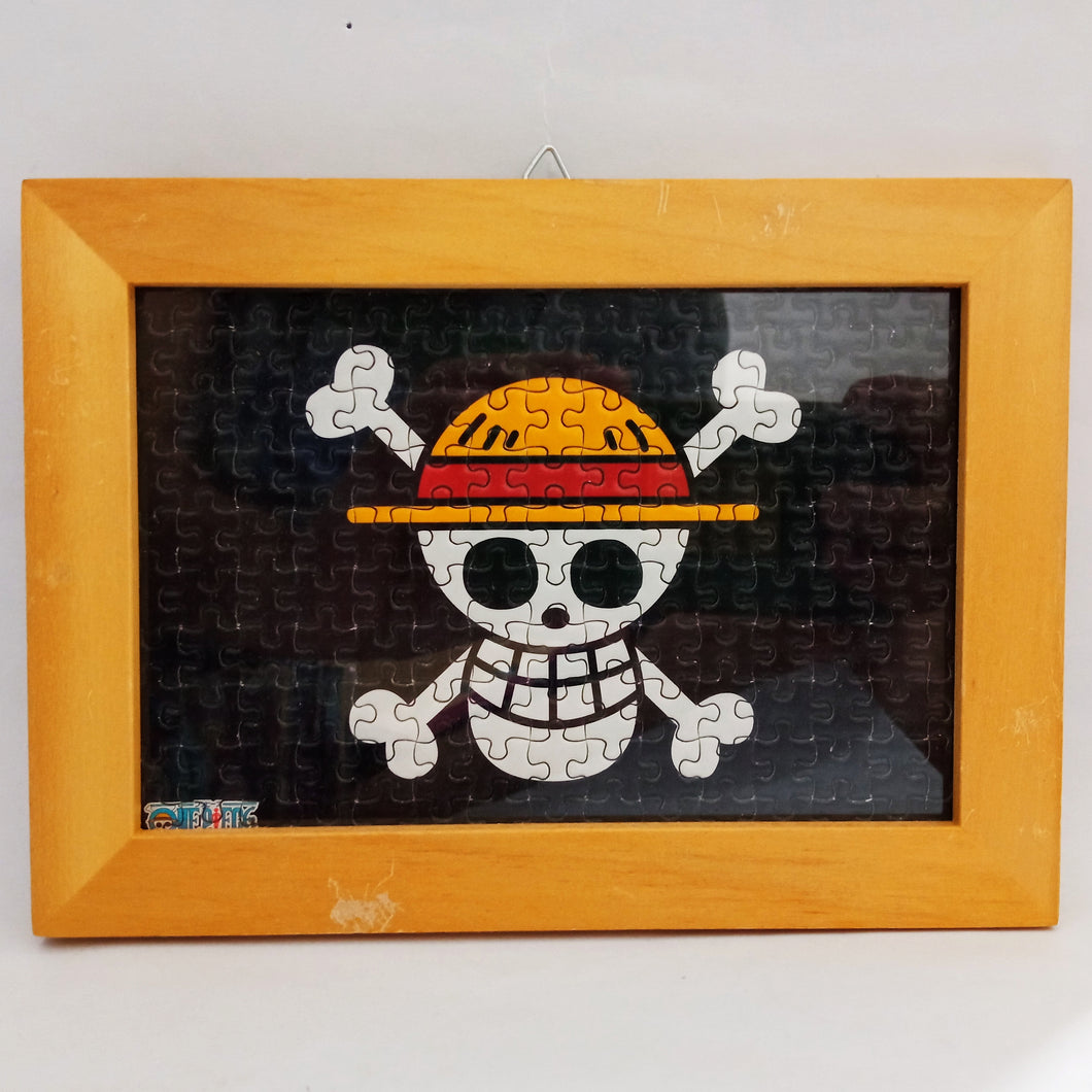 One Piece - Mugiwara Flag Emblem - 150 Piece Jigsaw Puzzle With Frame Set
(EnSky)