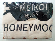 Load image into Gallery viewer, Meiji Tokyo Renka - Meikoi Hakodate Honeymoon
- Towel
