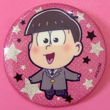Load image into Gallery viewer, Eiga no Osomatsu - san x Akiba Ichi - 18matsu Badge - Can Badge - Cuchiwaii
