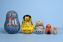Cargar imagen en el visor de la galería, Godzilla - Capacara Nesting Dolls - Kaiju Series - Cuchiwaii
