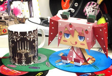Cargar imagen en el visor de la galería, Graphig 202 Spring Strawberry - chan [GRAPHIG Original] - Cuchiwaii
