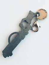 Cargar imagen en el visor de la galería, Gantz - X Shotgun - Metal Charm Collection
