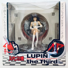 Cargar imagen en el visor de la galería, Lupin III - Mine Fujiko - Chair Type Case &amp; Figure
