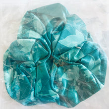 Load image into Gallery viewer, Tokyo Yamanote Boys - Misaki Kotarou - Scrunchie - Hair Tie
