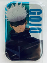 Cargar imagen en el visor de la galería, Jujutsu Kaisen - Gojou Satoru - Square Metallic Can Badge
