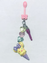 Cargar imagen en el visor de la galería, Disney’s Characters - Daisy Duck - Ice Cream Charm - Earphone Jack Accessory Strap
