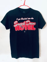 Cargar imagen en el visor de la galería, Genuine WWE WWF The Rock Smackdown Hotel Black Graphic T-Shirt Black S Size
