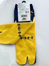 Cargar imagen en el visor de la galería, One Piece - Monkey D. Luffy - Tabi Socks
