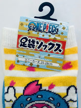 Cargar imagen en el visor de la galería, One Piece - Tony Tony Chopper - Tabi Socks
