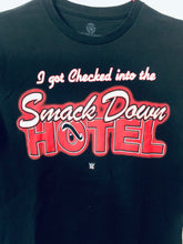 Cargar imagen en el visor de la galería, Genuine WWE WWF The Rock Smackdown Hotel Black Graphic T-Shirt Black S Size
