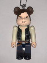 Cargar imagen en el visor de la galería, Star Wars - Han Solo - Happy Kuji Be@rbrick 100% Figure with Ballchain - Bearbrick Award
