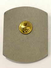 Cargar imagen en el visor de la galería, First Kiss Story - Minami Orikura - Metal Pin Badge Collection
