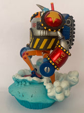 Cargar imagen en el visor de la galería, One Piece - Franky Shogun - Log Box Mayhem of the Fishman Island Hen - Mini Diorama
