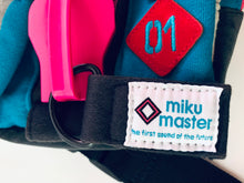 Cargar imagen en el visor de la galería, Vocaloid - Hatsune Miku x Gym Master - Sweat Mega Zip Body Bag &quot;Miku Master&quot;
