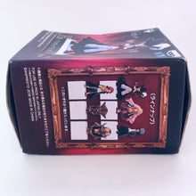 Load image into Gallery viewer, One Piece - Dracule Mihawk - Desktop Figure - Ichiban Kuji The Great Gallery ~Chouten o Kiwameshimonotachi~
