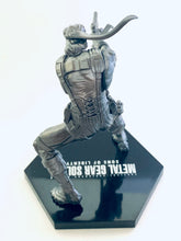 Load image into Gallery viewer, Metal Gear Solid 2: Sons of Liberty - Solid Snake - Konami Figure Collection - MGS SoL - Metallic ver.
