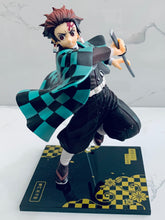 Load image into Gallery viewer, Gekijouban Kimetsu no Yaiba: Mugen Ressha-hen - Kamado Tanjirou - Ichiban Kuji (B Prize)

