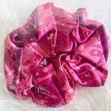 Load image into Gallery viewer, Tokyo Yamanote Boys - Lucy - Scrunchie - Hair Tie
