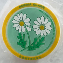 Cargar imagen en el visor de la galería, Aderia Retro Wildflower - Glass Nobana Smartphone Grip
