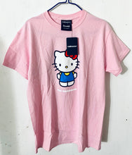 Cargar imagen en el visor de la galería, THE HUNDREDS x Sanrio Hello Kitty T-Shirt Pink
