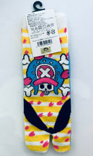Cargar imagen en el visor de la galería, One Piece - Tony Tony Chopper - Tabi Socks
