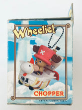 Cargar imagen en el visor de la galería, One Piece - Tony Tony Chopper - Wheelie Pirate Keychain
