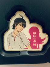 Cargar imagen en el visor de la galería, Ichiban Kuji Bakemonogatari × Nisemonogatari - Araragi Karen - Araragi Koyomi - Araragi Tsukihi - I Prize Pin (Set) - 2
