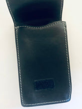 Cargar imagen en el visor de la galería, One Piece x Panson Works - Monkey D Luffy - Pouch with Carabiner - Mobile Case
