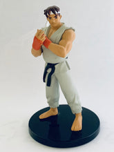 Load image into Gallery viewer, Street Fighter Zero 3 - Ryu - SF Victory Gummy - Trading Figure
