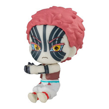 Cargar imagen en el visor de la galería, Kimetsu no Yaiba - Akaza - Hugcot 3
