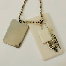 Cargar imagen en el visor de la galería, Kuroko no Basket - Kagami Taiga - Kurobas Name Metal Tag Plate - Cuchiwaii
