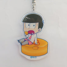Load image into Gallery viewer, Osomatsu - san - Matsuno Osomatsu - Acrylic Keychain - Cuchiwaii
