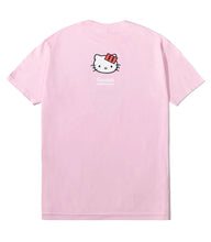 Cargar imagen en el visor de la galería, THE HUNDREDS x Sanrio Hello Kitty T-Shirt Pink - Cuchiwaii
